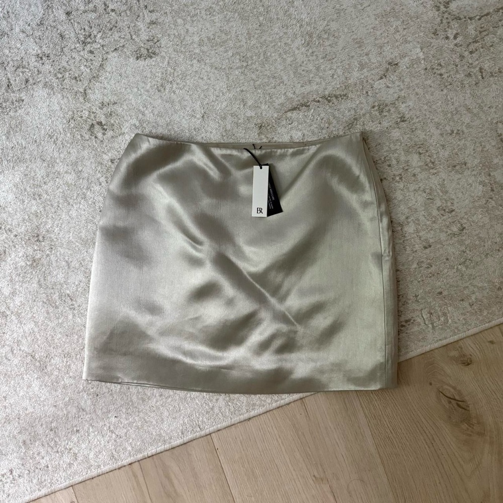 NWT Banana Republic satin mini skirt
